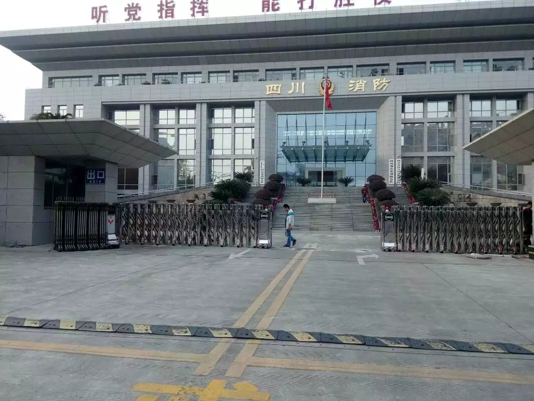 丹东元宝区丹东元宝区四川消防总队伸缩门